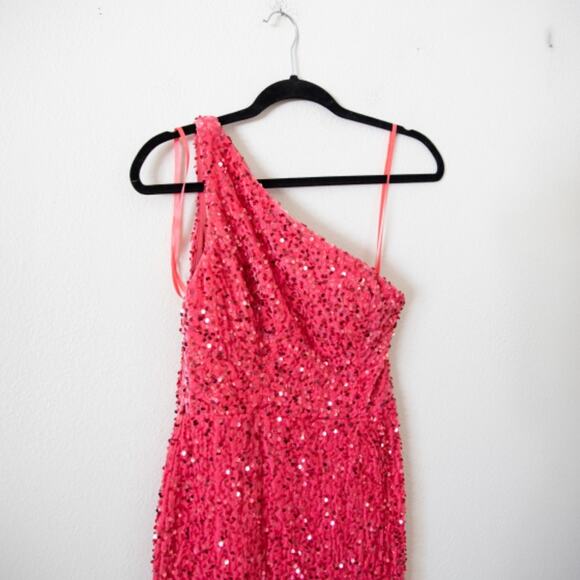 Yelure Long Velvet Sequin One Shoulder Fitted Prom Dress - Picture 3 of 8